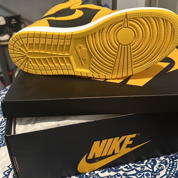 Air Jordan 1 High Retro “Pollen”❌SOLD❌ - Picture 12 of 16